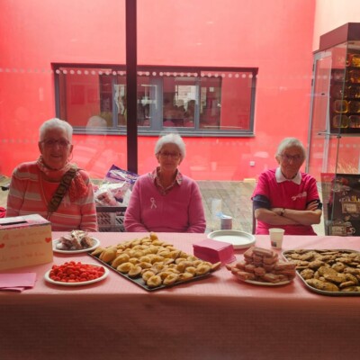 Bénévoles de la résidence du Quinic à octobre rose de Paimpol